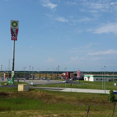 Motel Stare Brynki Przy Stacji Bp Trojka Chlebowo Екстериор снимка